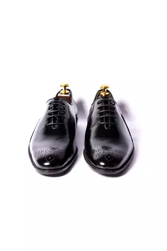 Black solid oxford shoes