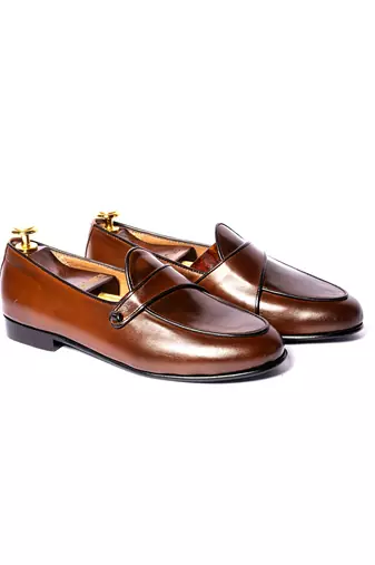 Brown solid loafers