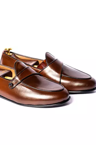 Brown solid loafers