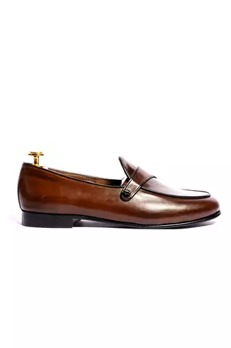 Brown solid loafers
