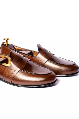 Brown solid loafers