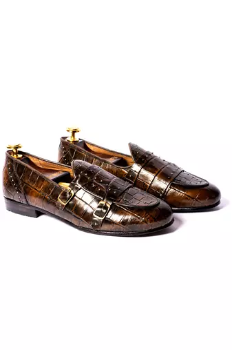 Brown solid loafers