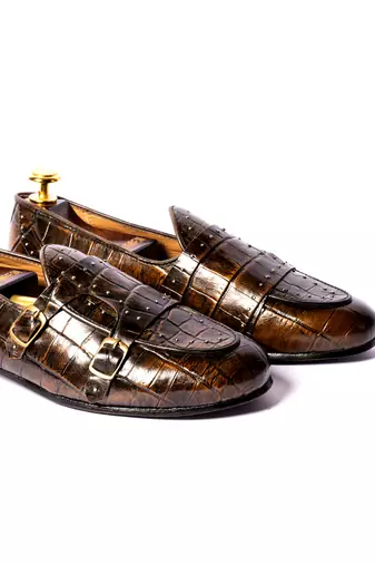 Brown solid loafers