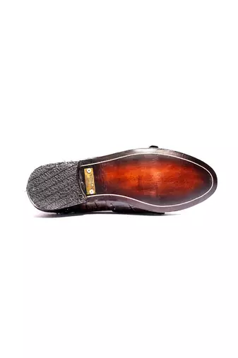 Brown solid loafers