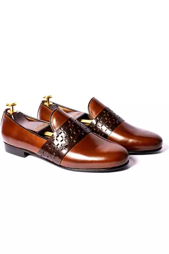 Brown solid loafers