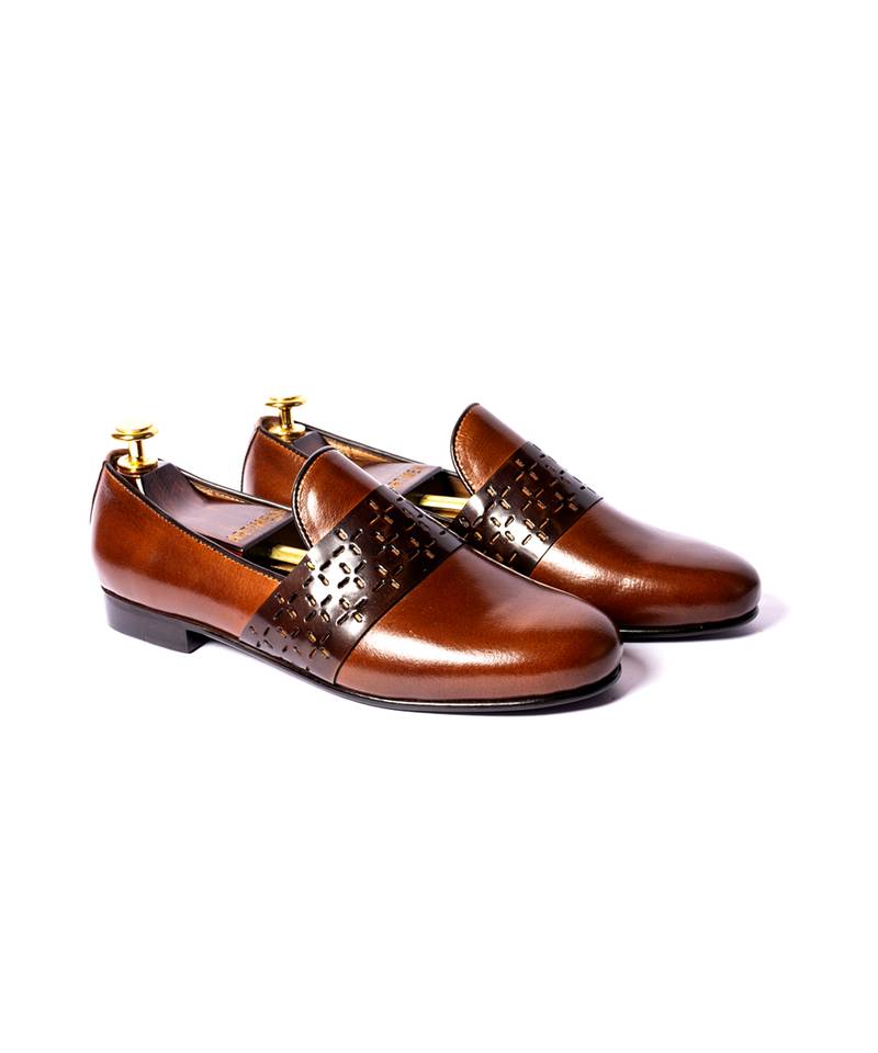 Brown solid loafers