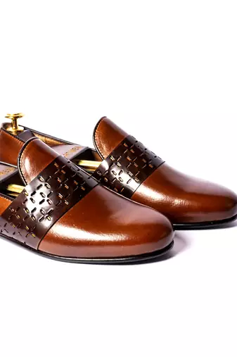 Brown solid loafers