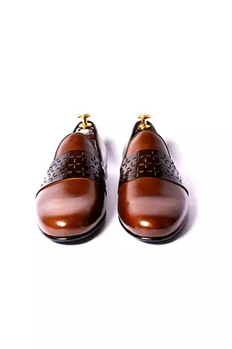 Brown solid loafers