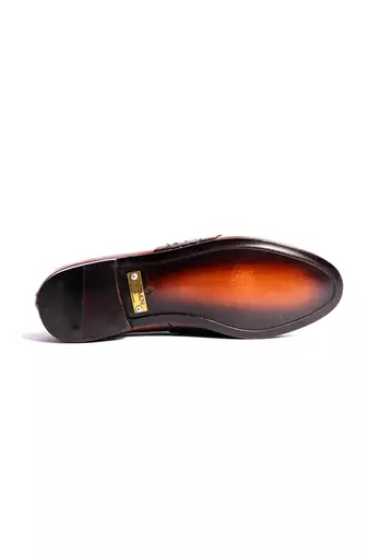 Brown solid loafers