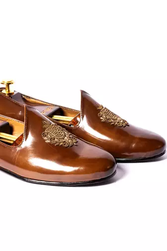 Tan  woven Juttis