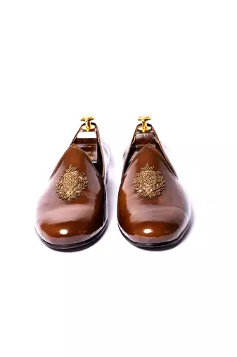 Tan  woven Juttis