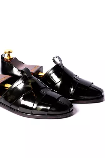 Black solid Sandals