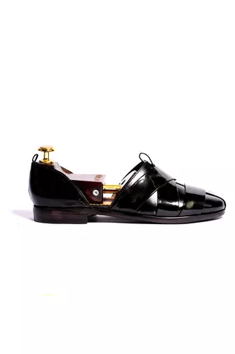 Black solid Sandals