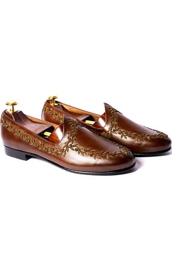 Tan  solid Juttis