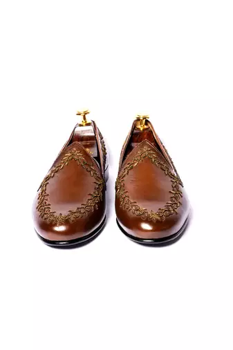 Tan  solid Juttis