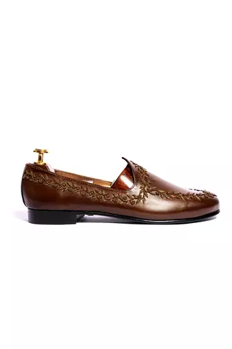 Tan  solid Juttis