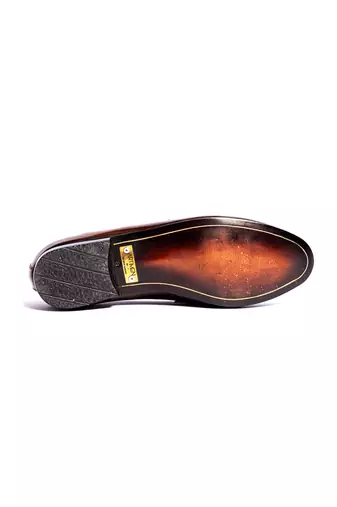 Brown solid loafers