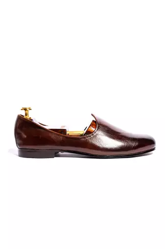 Brown solid Juttis
