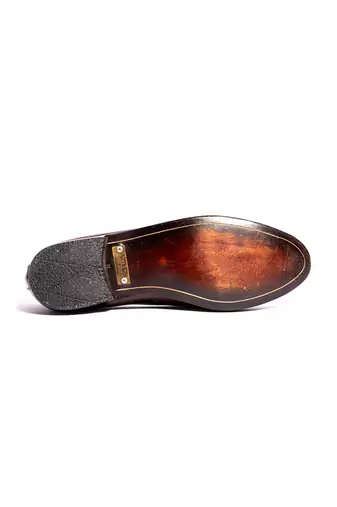 Brown solid Juttis