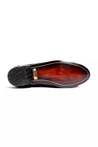Black solid loafers