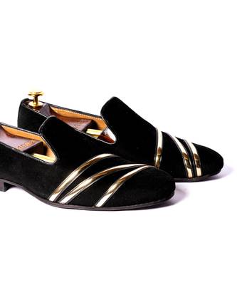 Black solid loafers 2