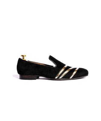Black solid loafers 4
