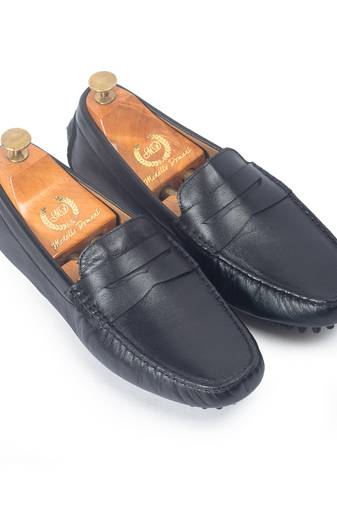 Black solid leather loafers