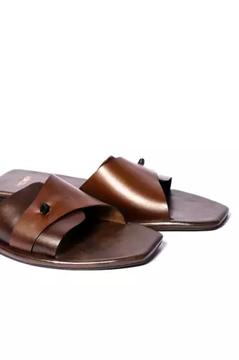 Brown solid flats