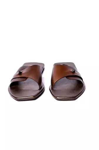 Brown solid flats