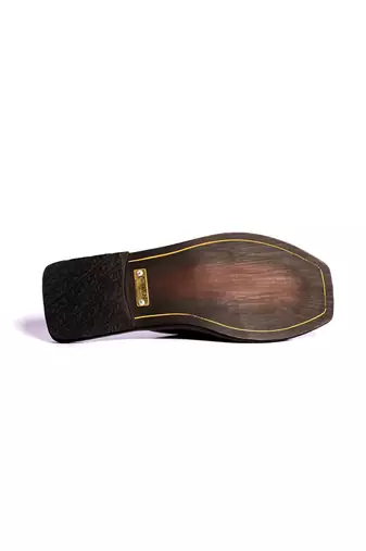 Black solid flats
