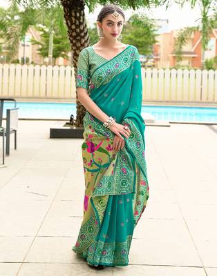 Green floral butti silk blend zari weaving paithani saree 2