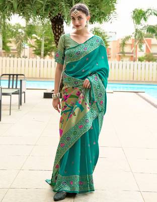 Green floral butti silk blend zari weaving paithani saree 3