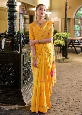 Golden yellow floral butti silk blend zari weaving paithani saree 2