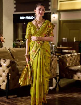 Light green peacock butti silk blend zari weaving paithani saree 2