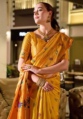 Golden yellow peacock butti silk blend zari weaving paithani saree 5