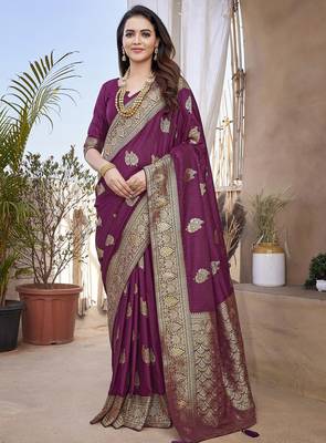 Maroon butta zari jacquard silk blend paithani saree 1