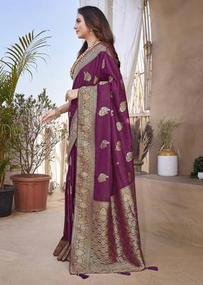 Maroon butta zari jacquard silk blend paithani saree 2