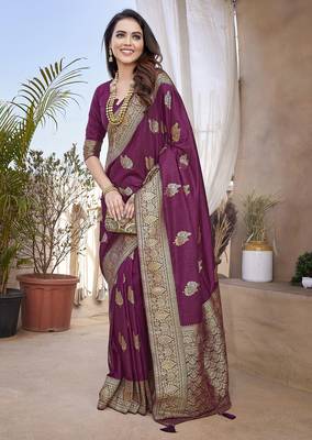 Maroon butta zari jacquard silk blend paithani saree 4