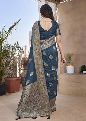 Navy blue butta zari jacquard silk blend paithani saree 3