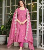 Pink color smart and ethnic readymade kurta set for casual and formal looks