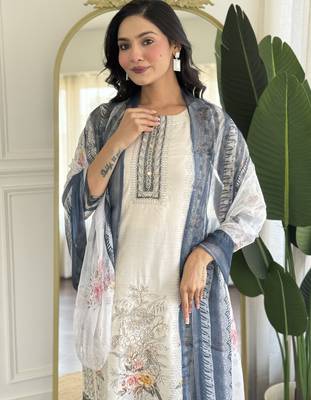 Off white color smart and readymade kurta set for and formal looks 3