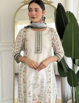 Off white color smart and readymade kurta set for and formal looks 3
