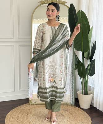 Off white color smart and readymade kurta set for and formal looks 4