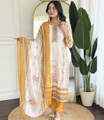 Off white color smart and ethnic readymade kurta set for casual and formal looks