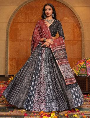 Black Ethnic Crepe lehenga choli 1