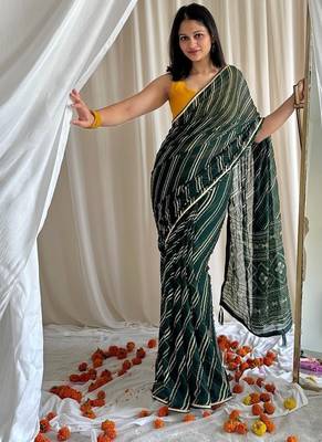 Dark green chiffon saree in leheriya with foil border work 1