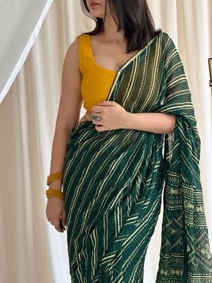Dark green chiffon saree in leheriya with foil border work 4