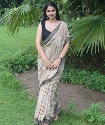 Beige hand block printed linen saree with stripe blouse 5