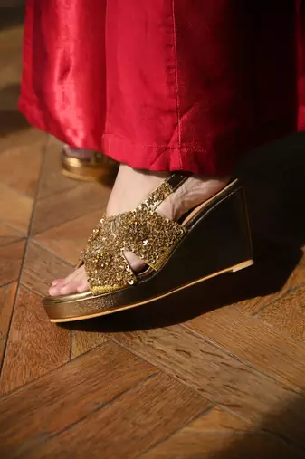 Gold handwork wedge
