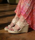 Jute handwork wedge